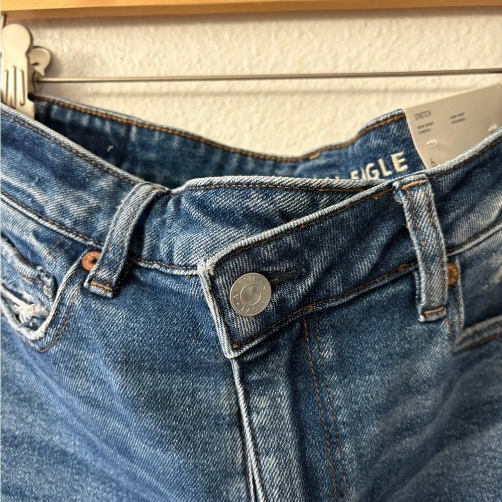 American Eagle Denim Mom Short New With Tags size 6 - Picture 2 of 8